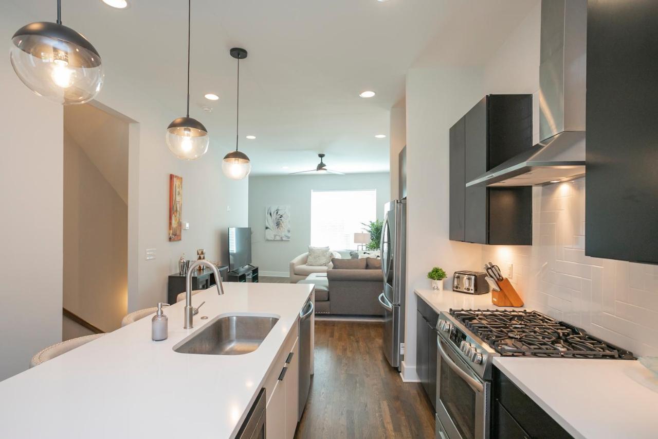 Luxury Townhome Skyline Views Mins To Dt แนชวิลล์ ภายนอก รูปภาพ