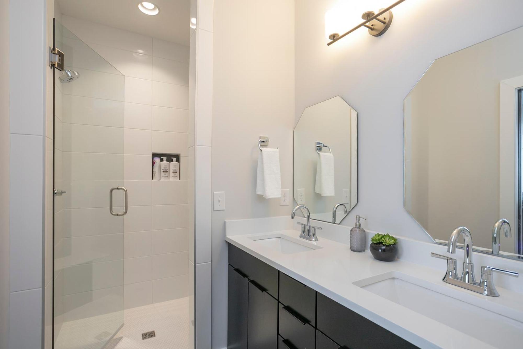 Luxury Townhome Skyline Views Mins To Dt แนชวิลล์ ภายนอก รูปภาพ