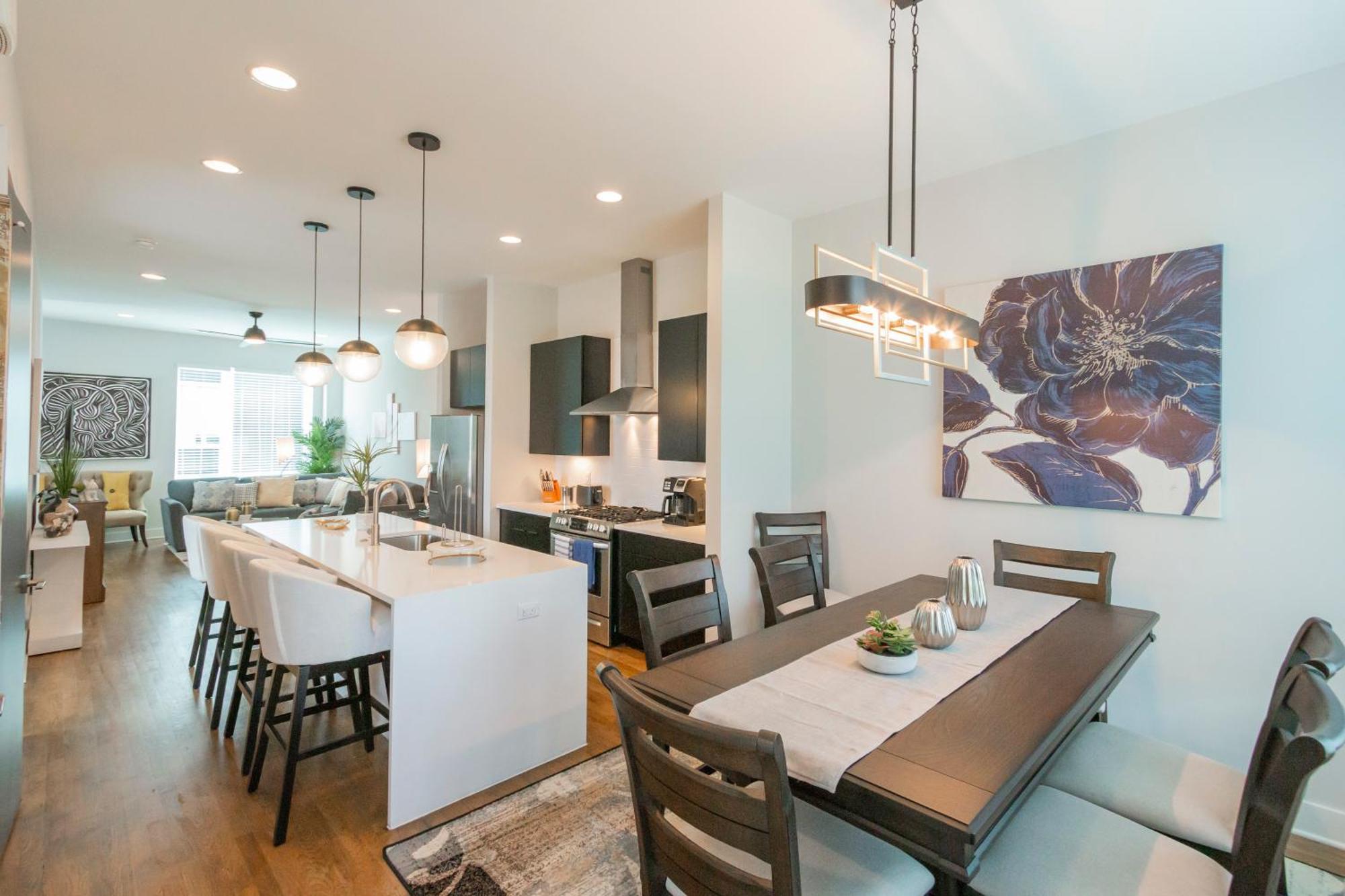 Luxury Townhome Skyline Views Mins To Dt แนชวิลล์ ภายนอก รูปภาพ