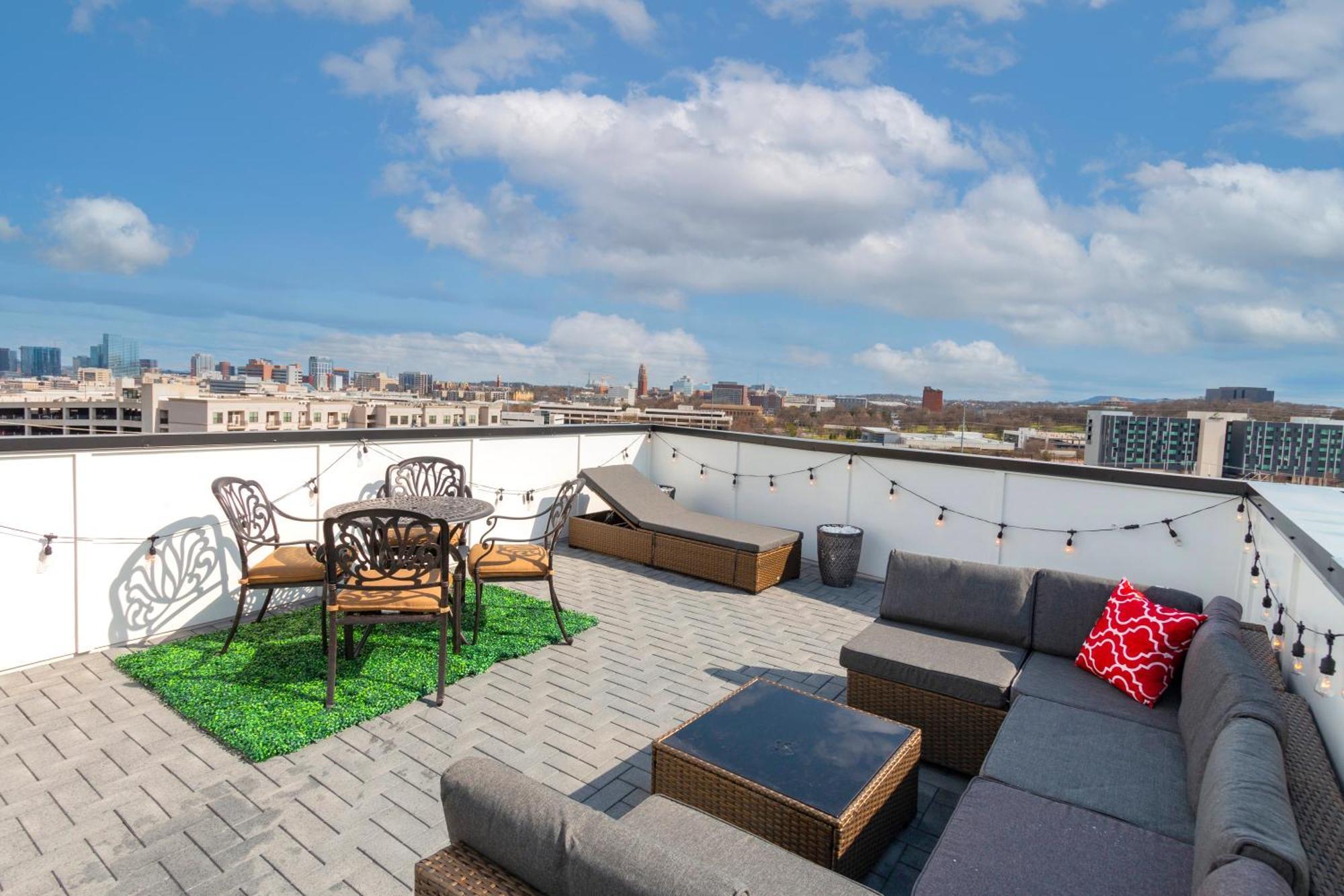 Luxury Townhome Skyline Views Mins To Dt แนชวิลล์ ภายนอก รูปภาพ